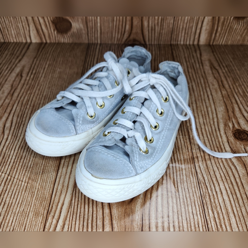 Allstar Converse Girls Suede Scalloped Low Top Size 10.5